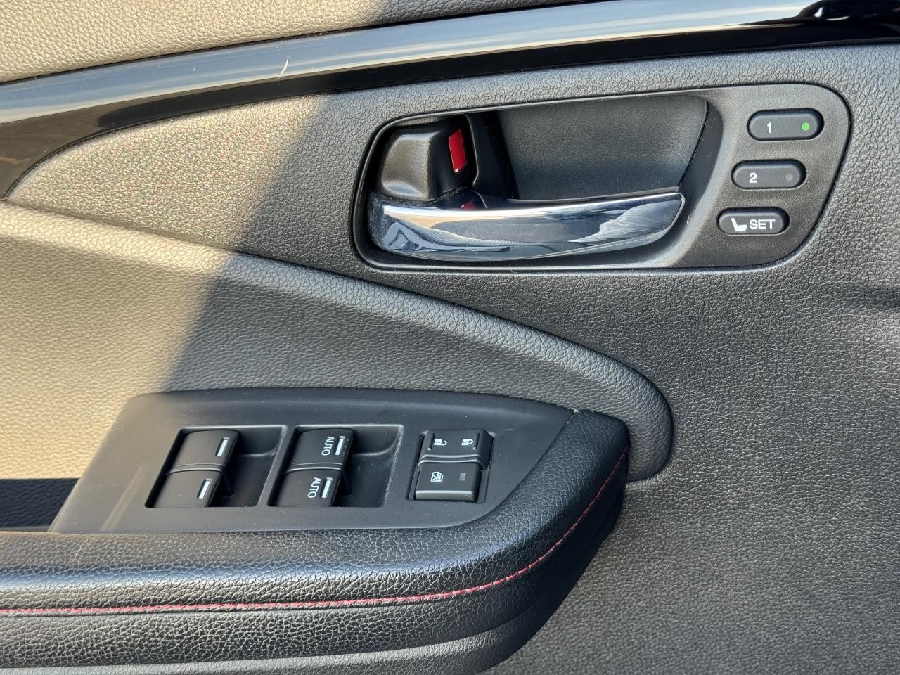 Honda Ridgeline Vehicle Full-screen Gallery Image 26