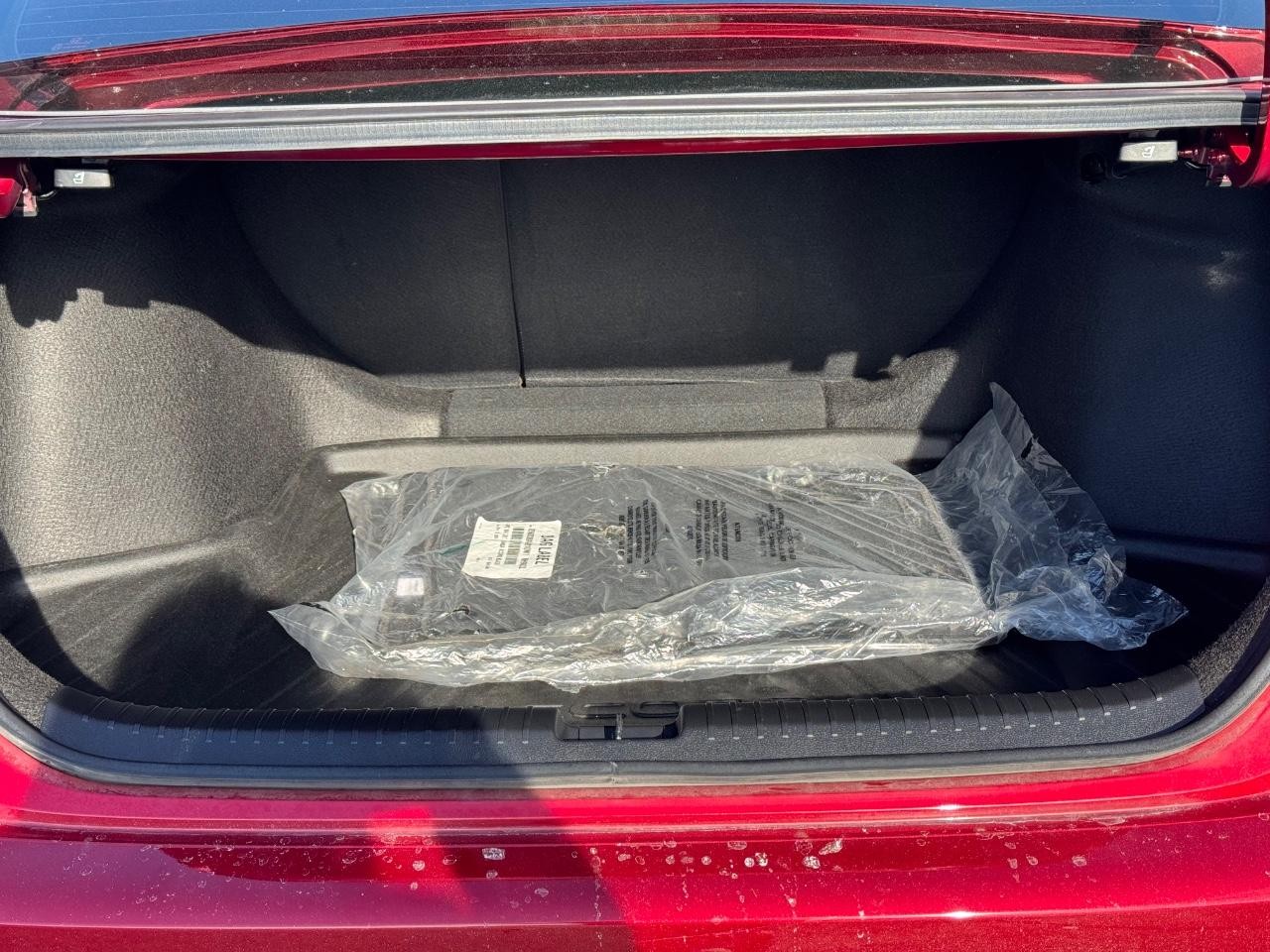 Honda Accord Sedan Vehicle Full-screen Gallery Image 04