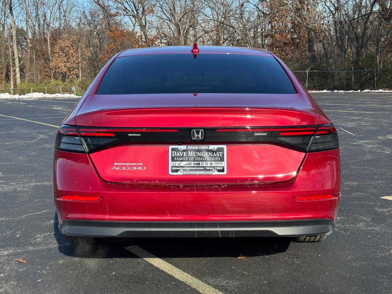 Honda Accord Sedan Vehicle Full-screen Gallery Image 05