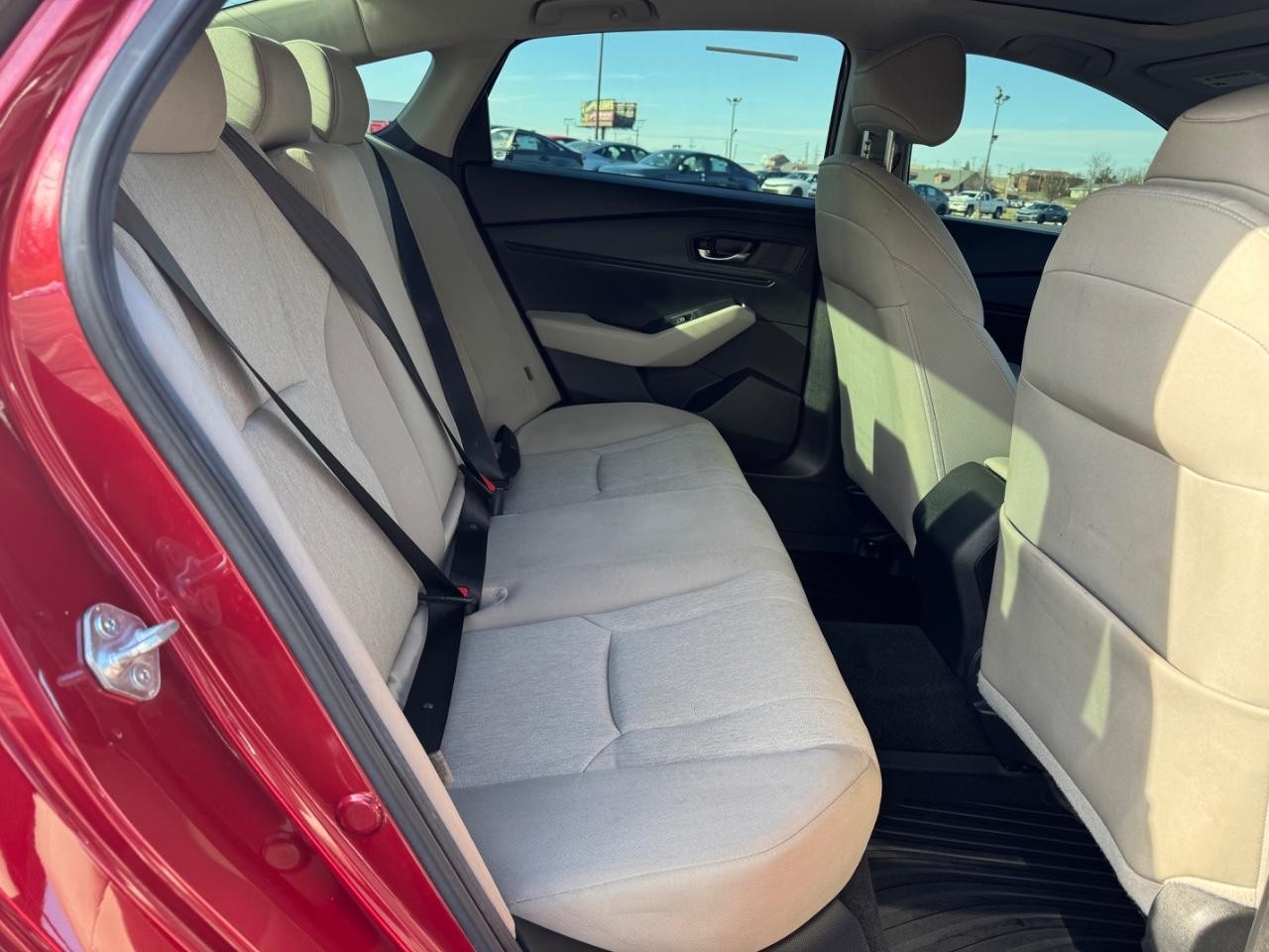 Honda Accord Sedan Vehicle Full-screen Gallery Image 10