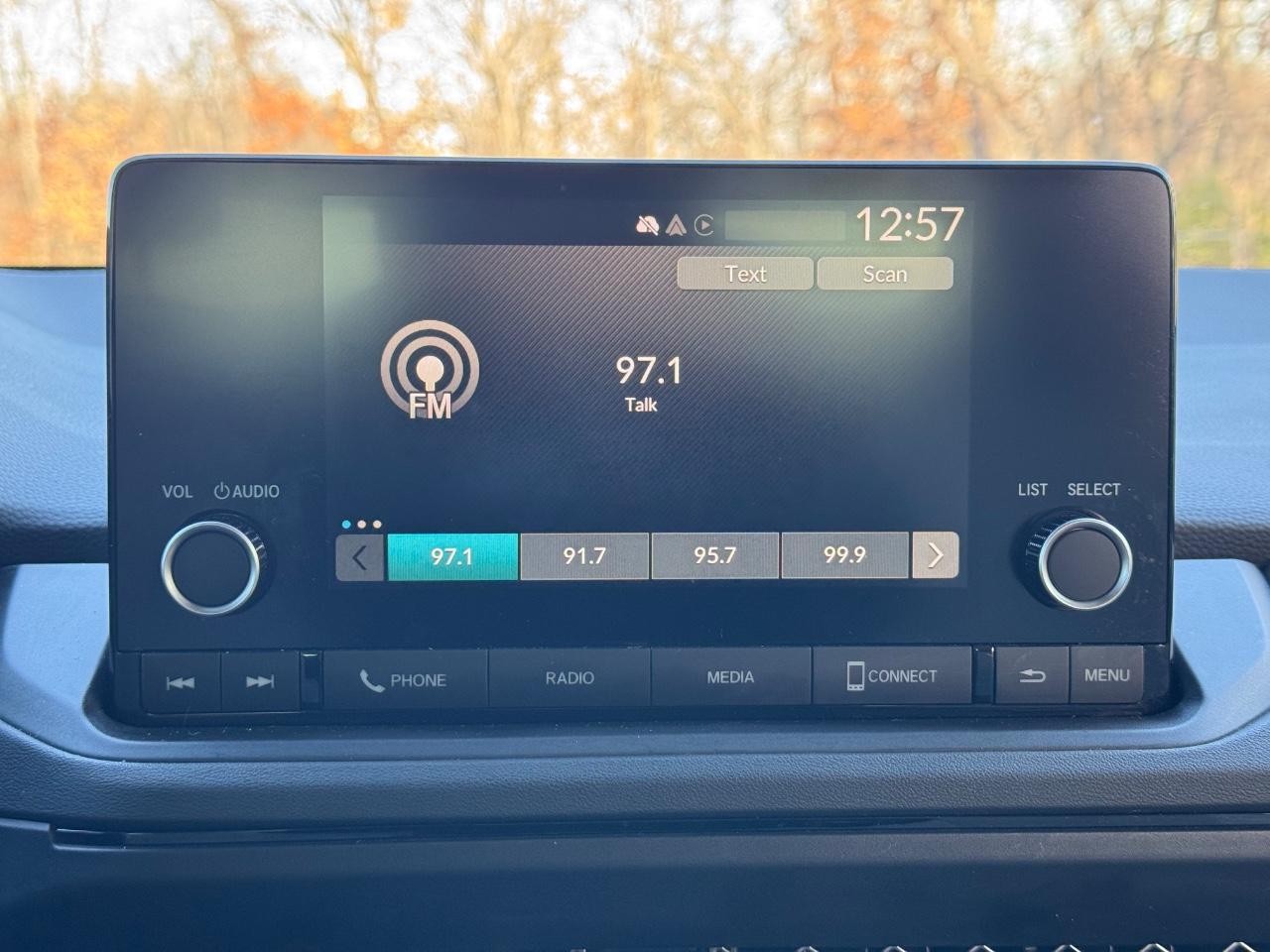 Honda Accord Sedan Vehicle Full-screen Gallery Image 13