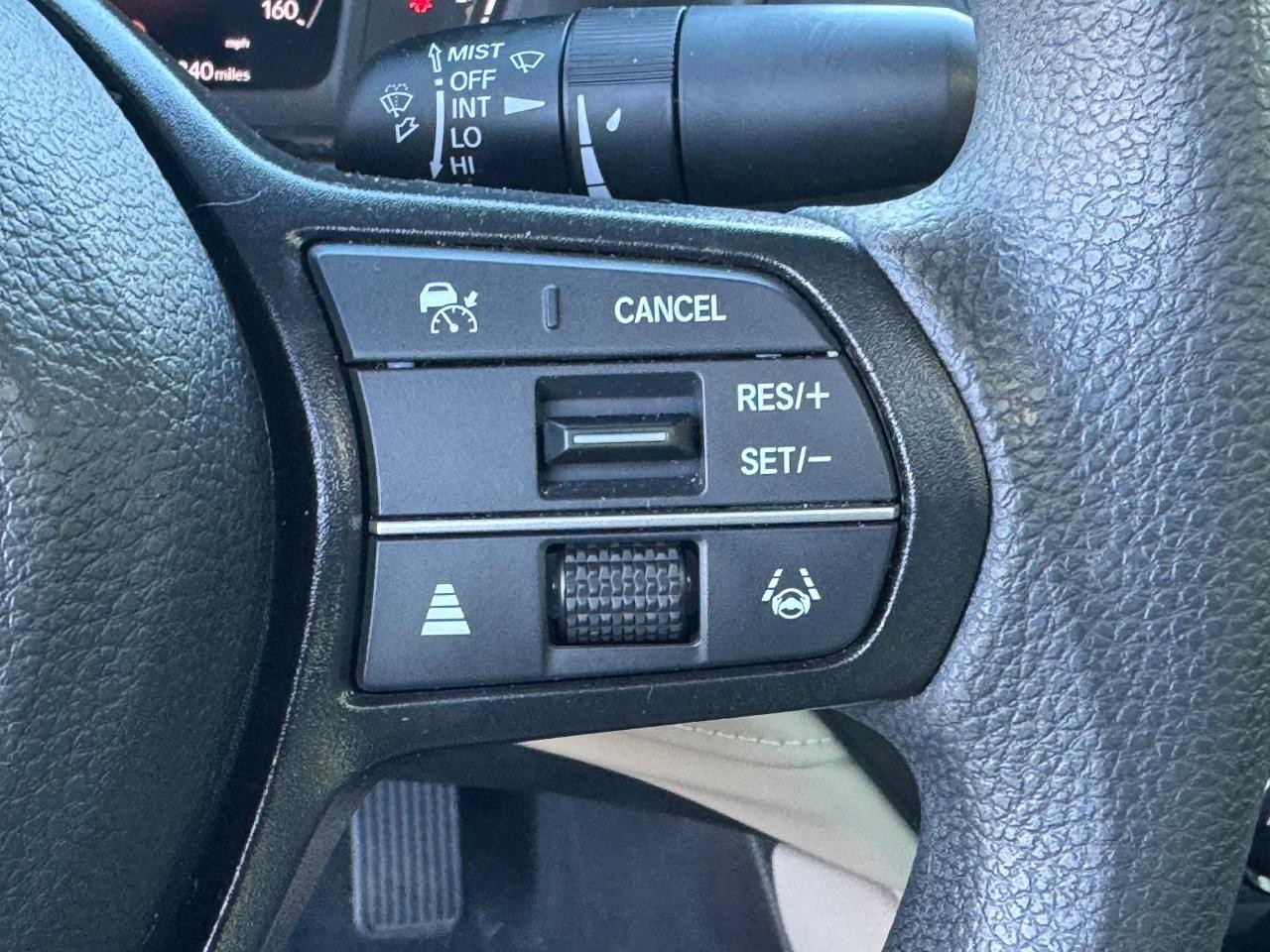 Honda Accord Sedan Vehicle Full-screen Gallery Image 21