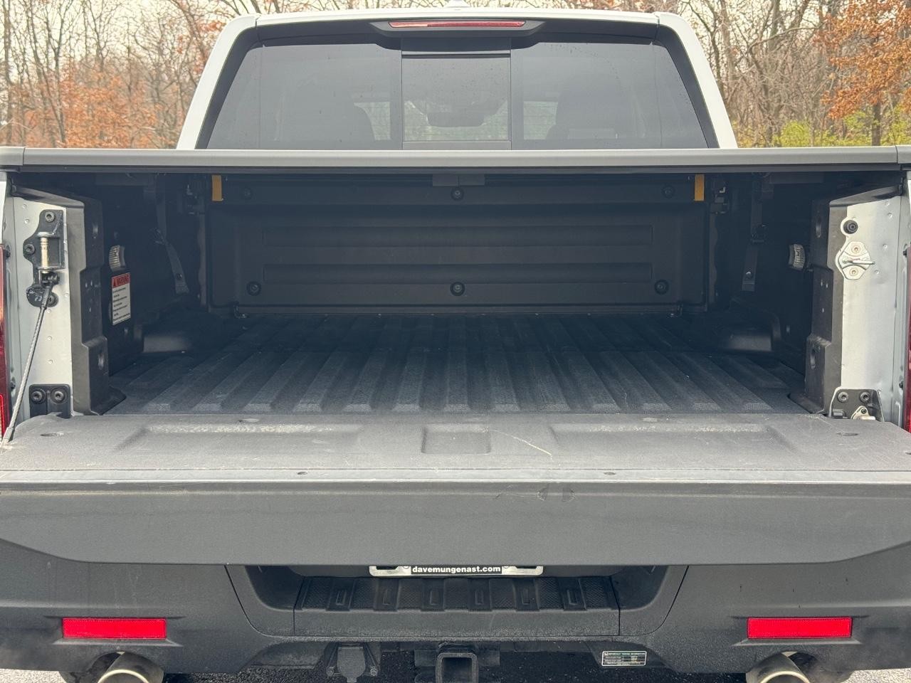 Honda Ridgeline Vehicle Full-screen Gallery Image 04