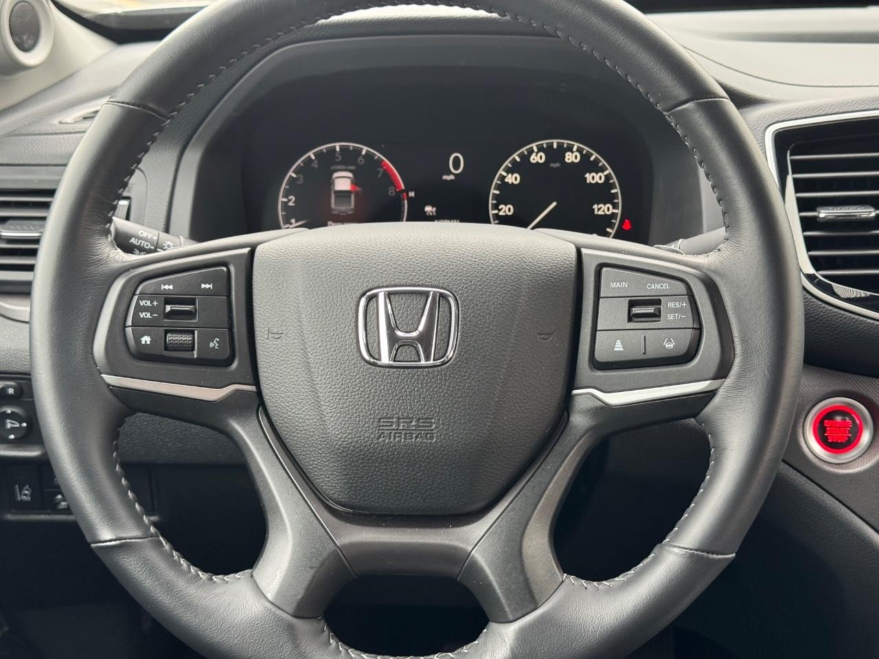 Honda Ridgeline Vehicle Full-screen Gallery Image 12