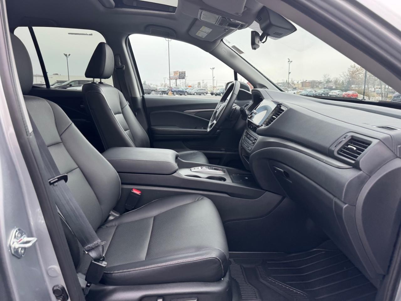 Honda Ridgeline Vehicle Full-screen Gallery Image 17