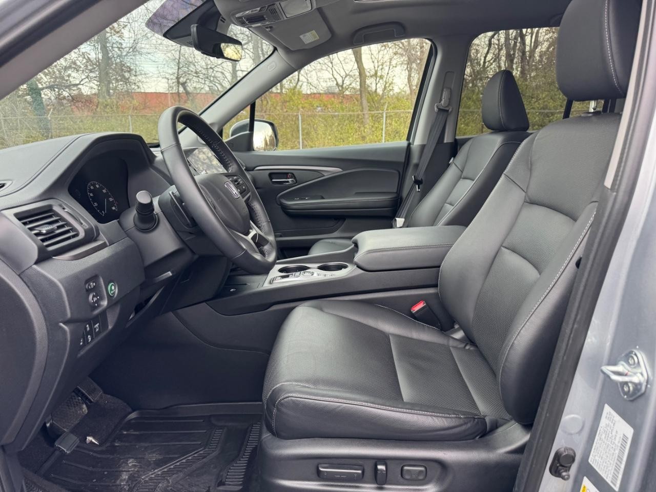 Honda Ridgeline Vehicle Full-screen Gallery Image 18