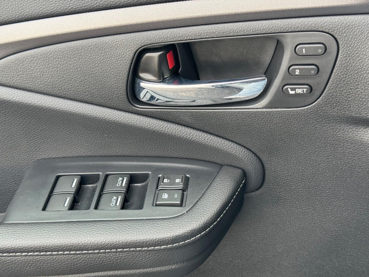 Honda Ridgeline Vehicle Full-screen Gallery Image 25