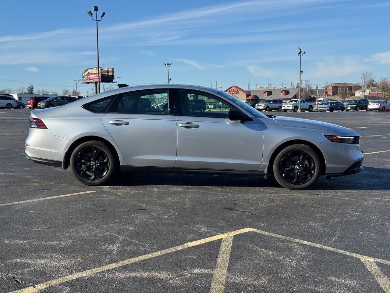 Honda Accord Sedan Vehicle Full-screen Gallery Image 02