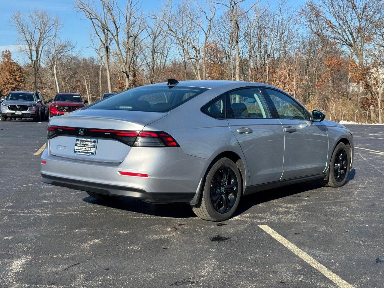 Honda Accord Sedan Vehicle Full-screen Gallery Image 03