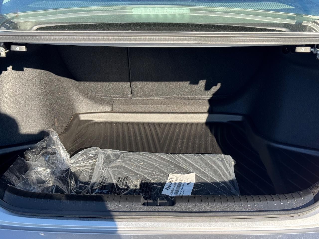 Honda Accord Sedan Vehicle Full-screen Gallery Image 04