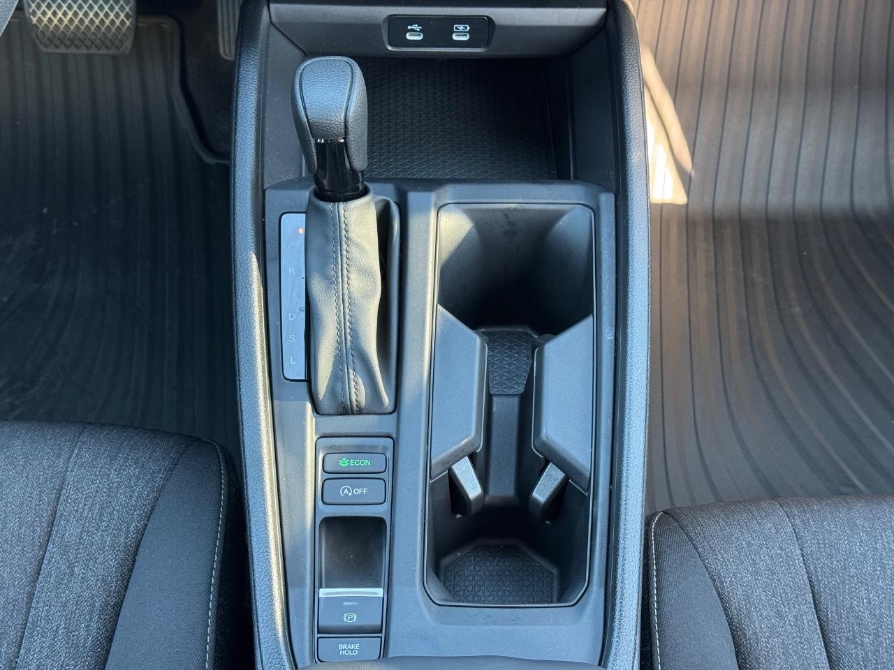 Honda Accord Sedan Vehicle Full-screen Gallery Image 15