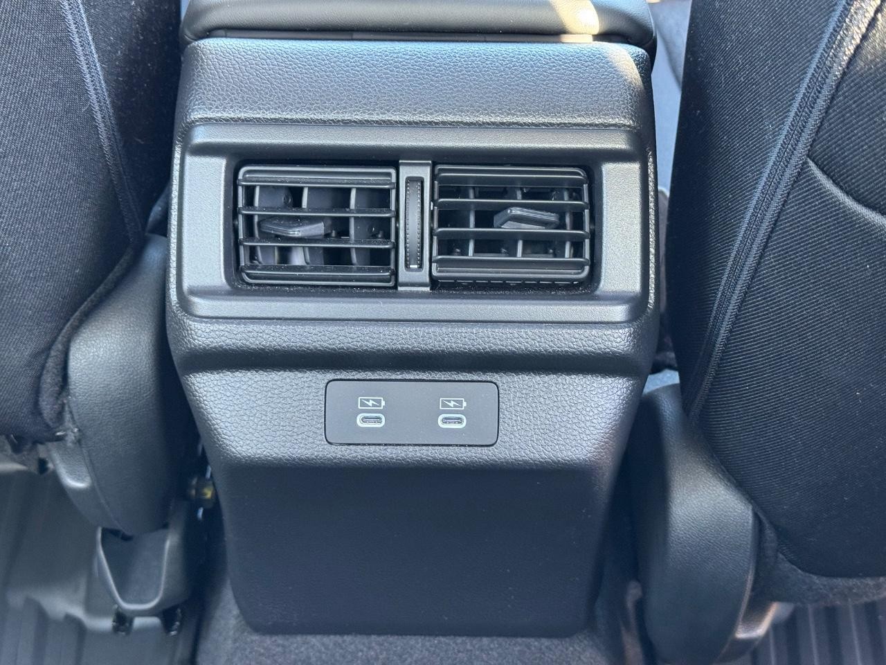 Honda Accord Sedan Vehicle Full-screen Gallery Image 16