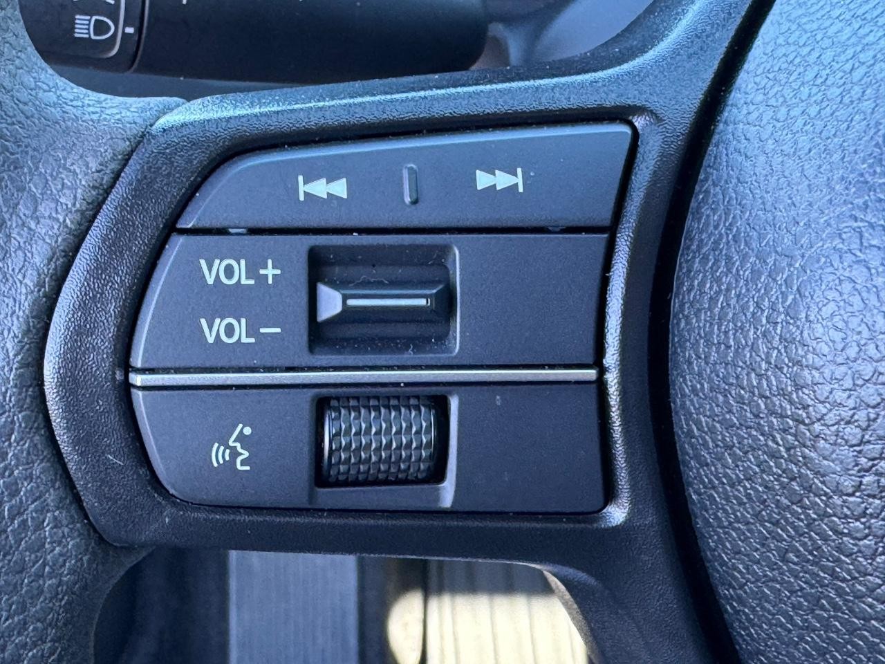 Honda Accord Sedan Vehicle Full-screen Gallery Image 21