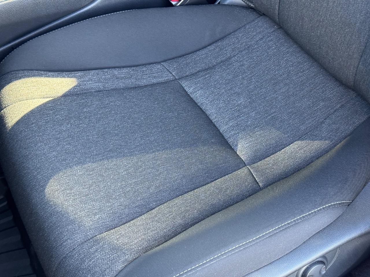 Honda Accord Sedan Vehicle Full-screen Gallery Image 25