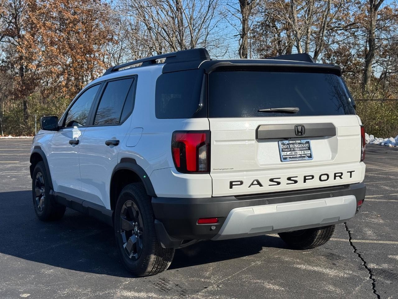 Honda Passport Vehicle Full-screen Gallery Image 06