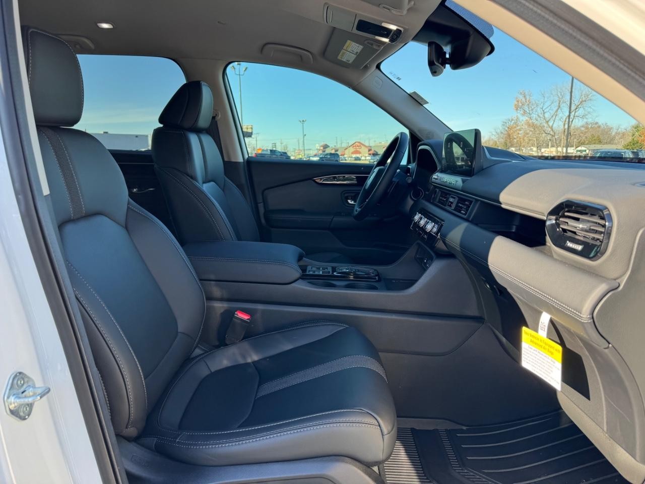 Honda Passport Vehicle Full-screen Gallery Image 17