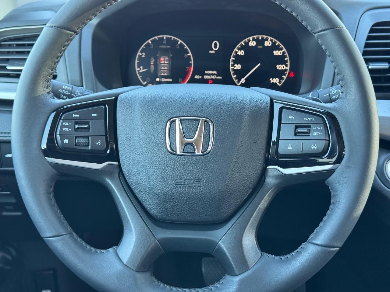 Honda Odyssey Vehicle Full-screen Gallery Image 13