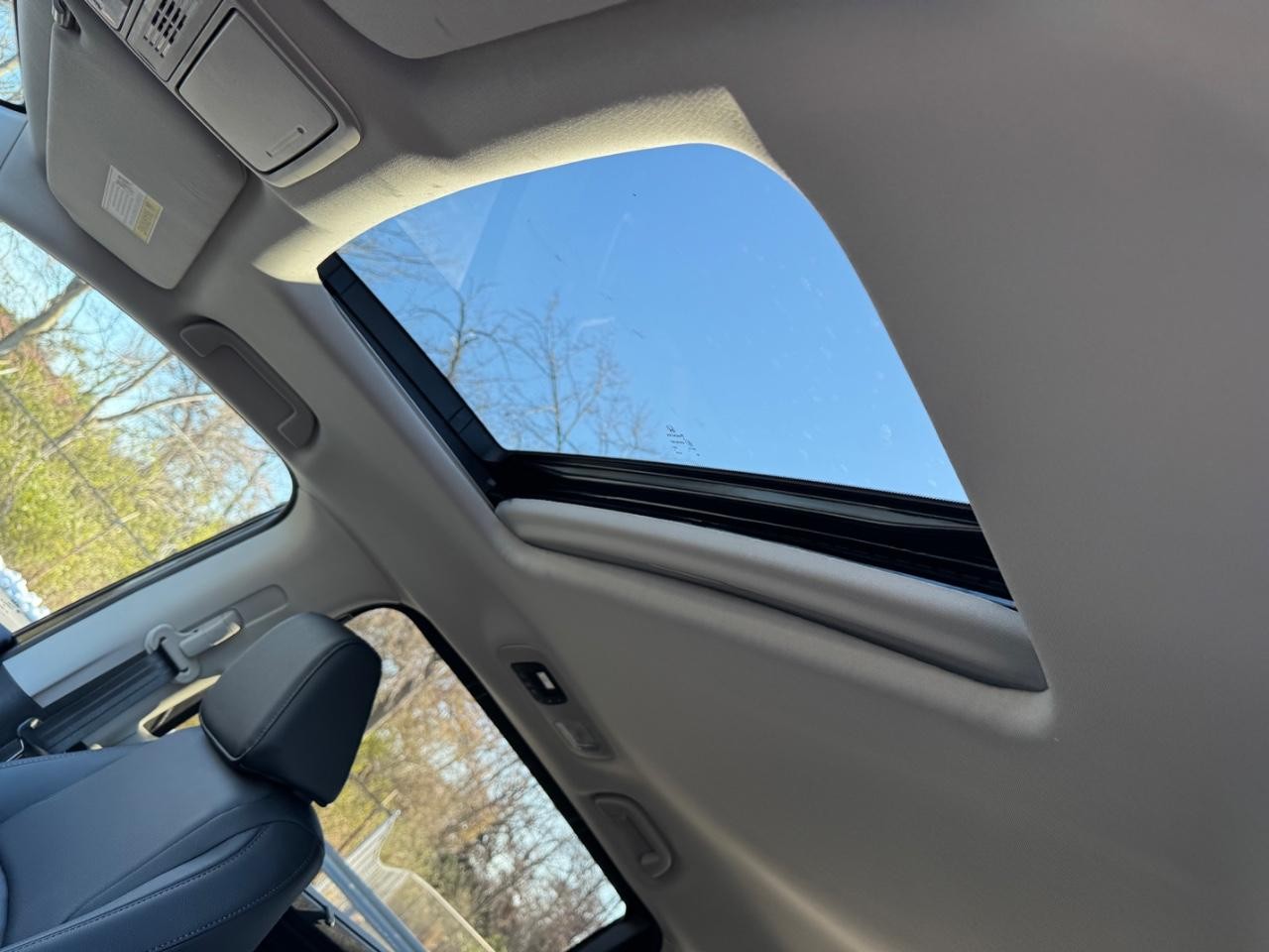 Honda Odyssey Vehicle Full-screen Gallery Image 19