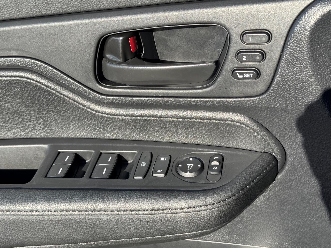 Honda Odyssey Vehicle Full-screen Gallery Image 25