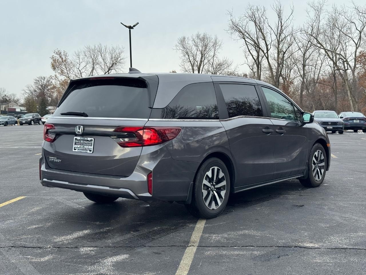 Honda Odyssey Vehicle Full-screen Gallery Image 03