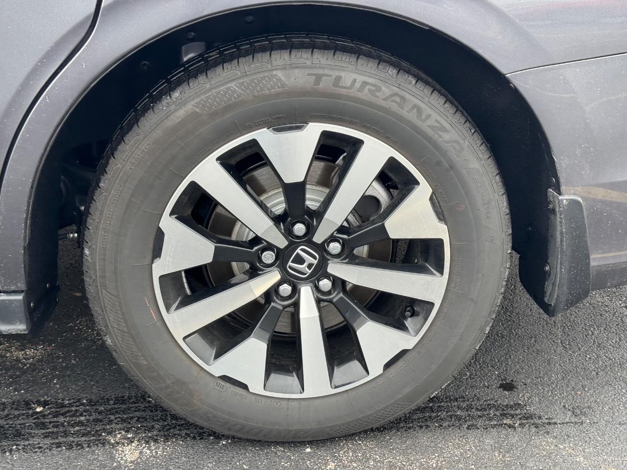 Honda Odyssey Vehicle Full-screen Gallery Image 07