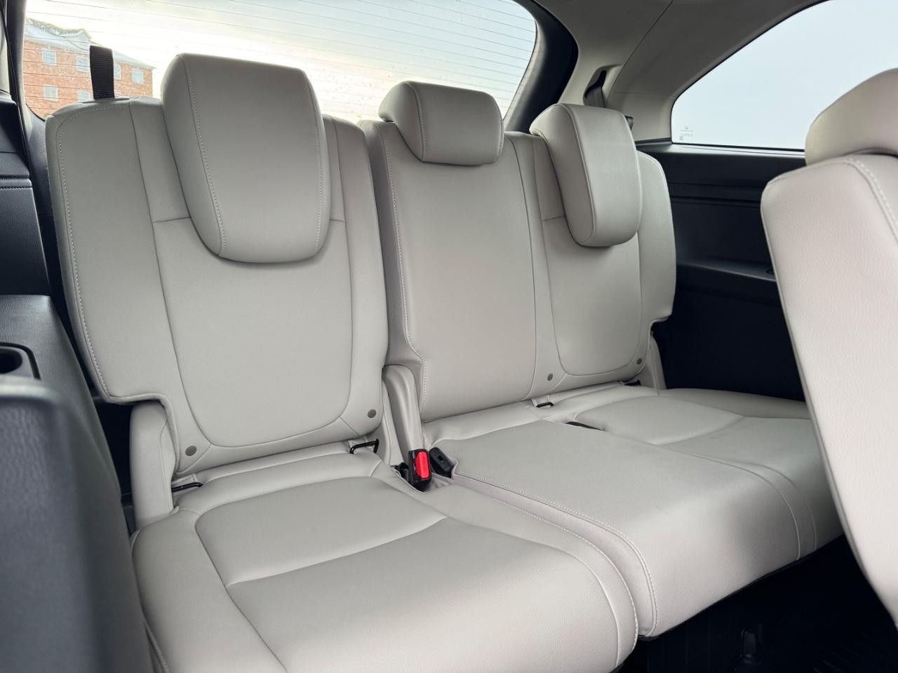 Honda Odyssey Vehicle Full-screen Gallery Image 11