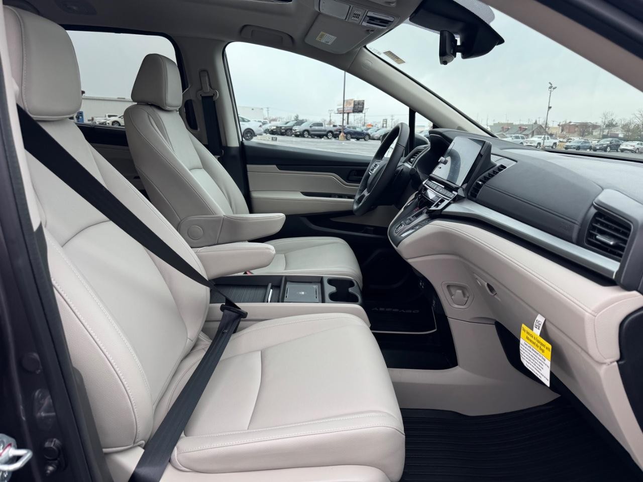 Honda Odyssey Vehicle Full-screen Gallery Image 16