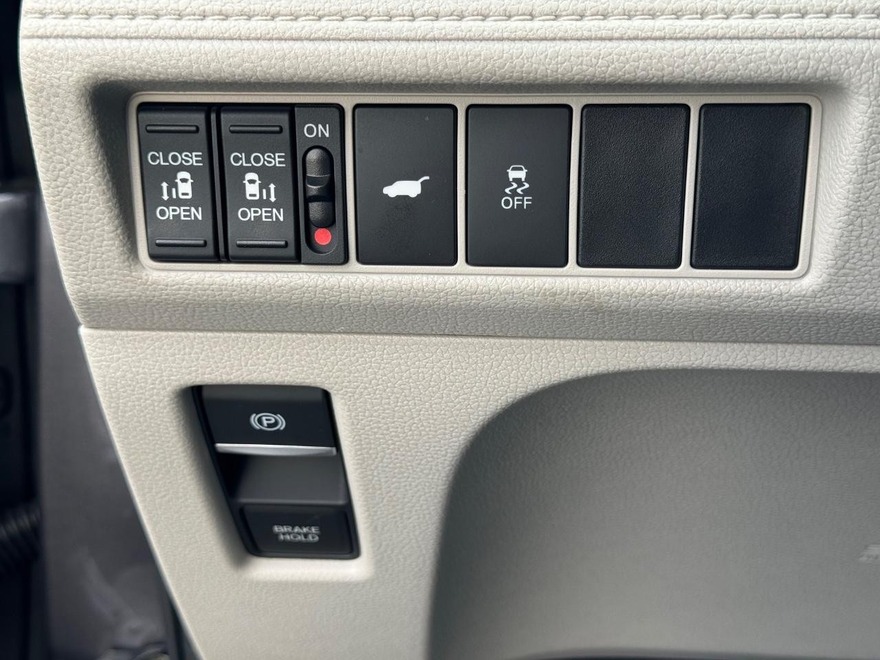 Honda Odyssey Vehicle Full-screen Gallery Image 22