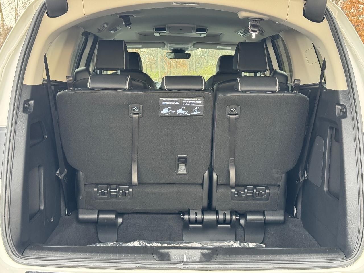 Honda Odyssey Vehicle Full-screen Gallery Image 04