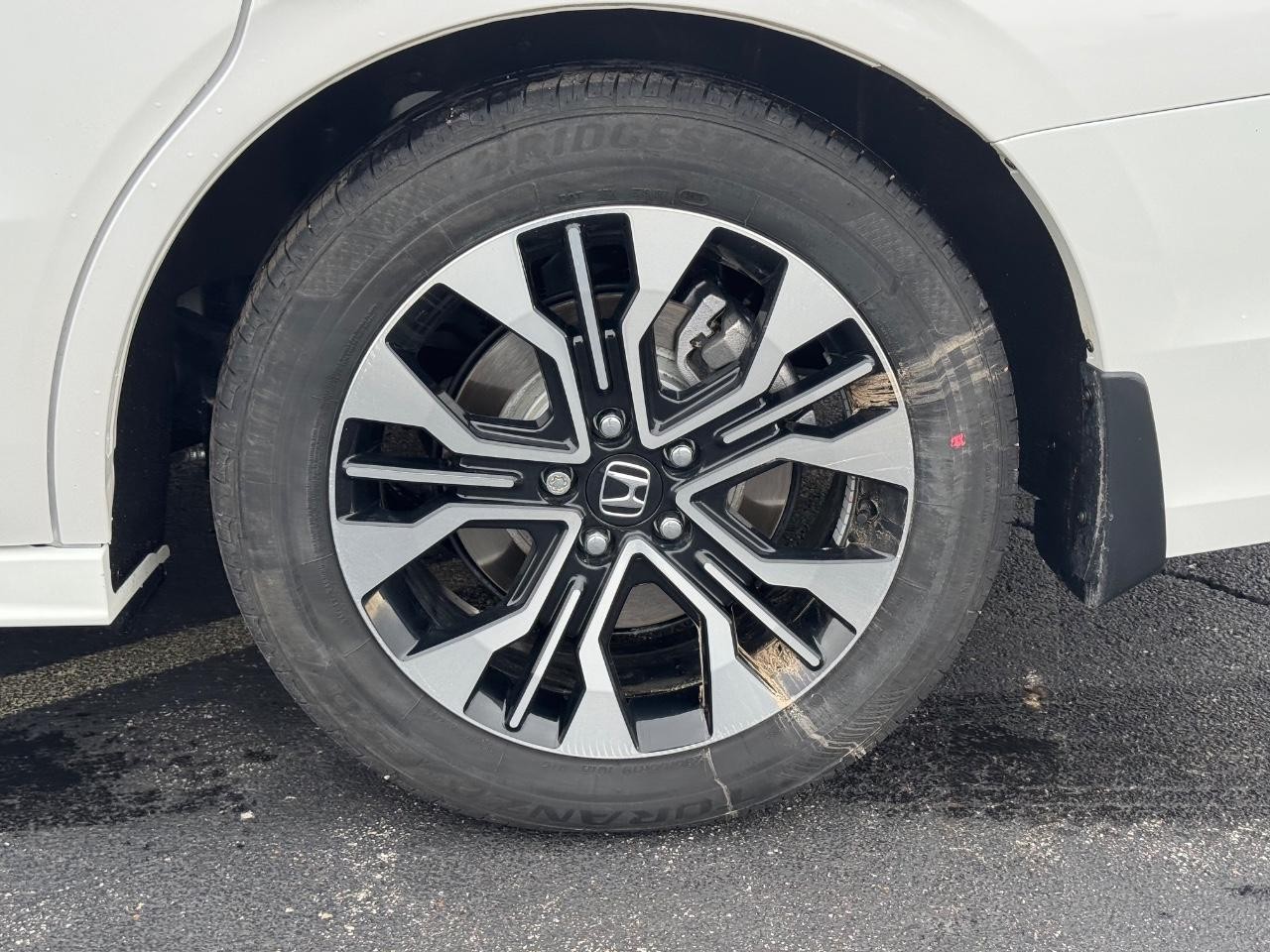 Honda Odyssey Vehicle Full-screen Gallery Image 07