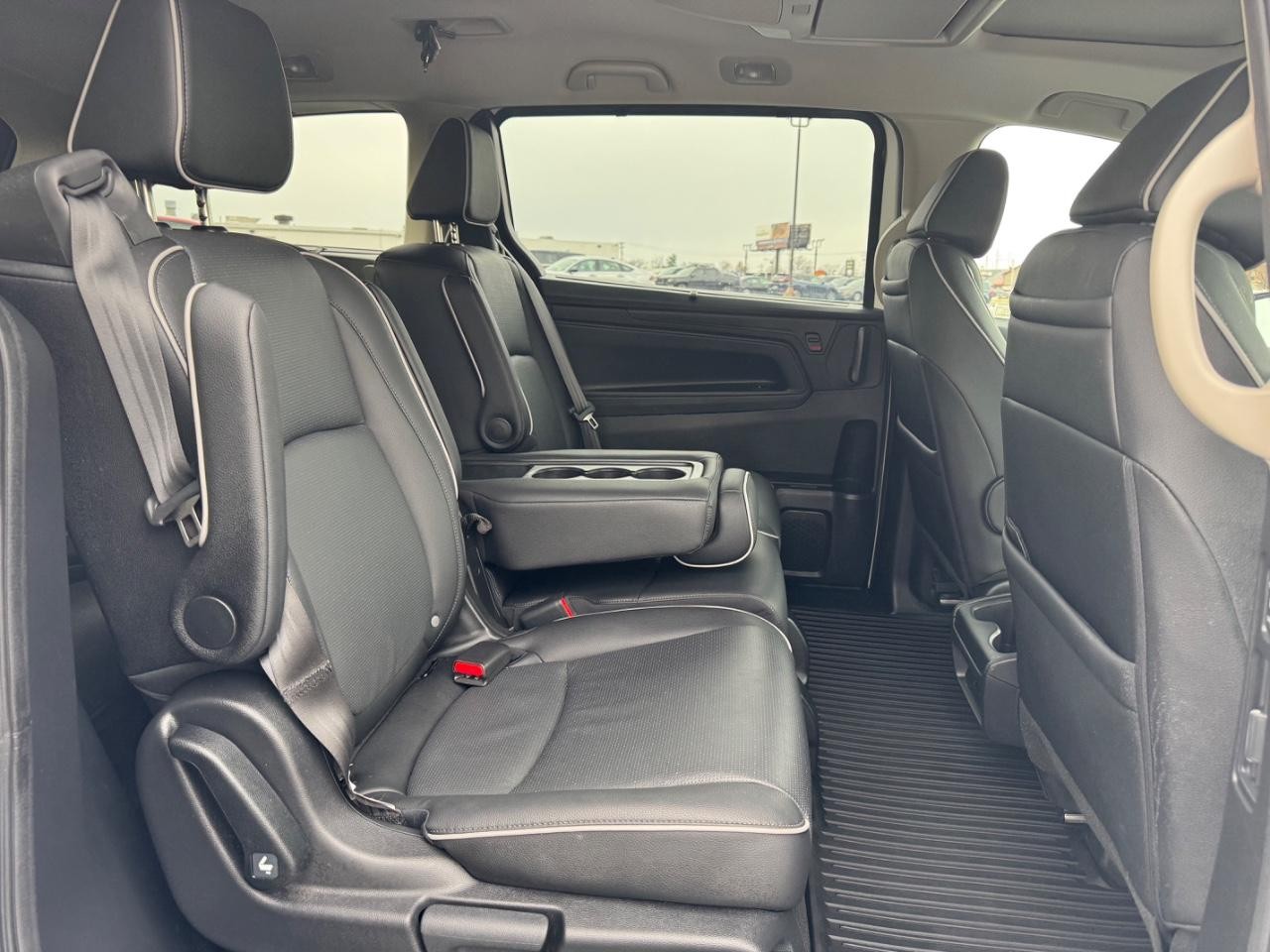 Honda Odyssey Vehicle Full-screen Gallery Image 10