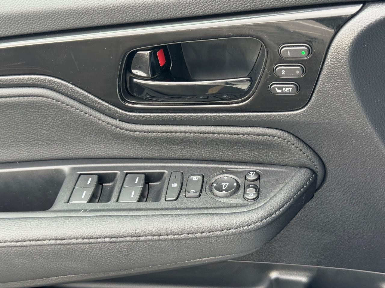 Honda Odyssey Vehicle Full-screen Gallery Image 26