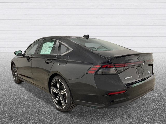 Honda Accord Hybrid Vehicle Full-screen Gallery Image 03