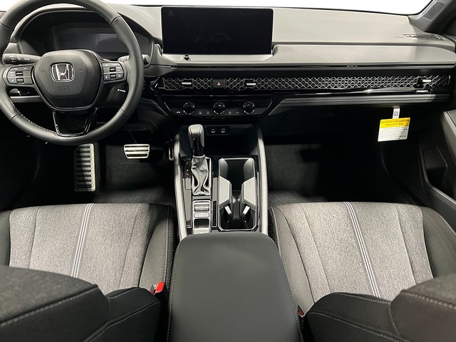 Honda Accord Hybrid Vehicle Full-screen Gallery Image 18