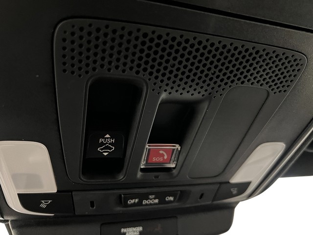 Honda Accord Hybrid Vehicle Full-screen Gallery Image 22