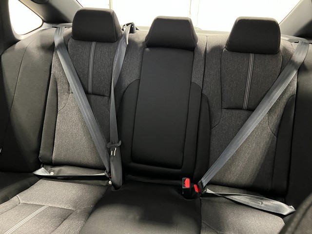 Honda Accord Hybrid Vehicle Full-screen Gallery Image 26