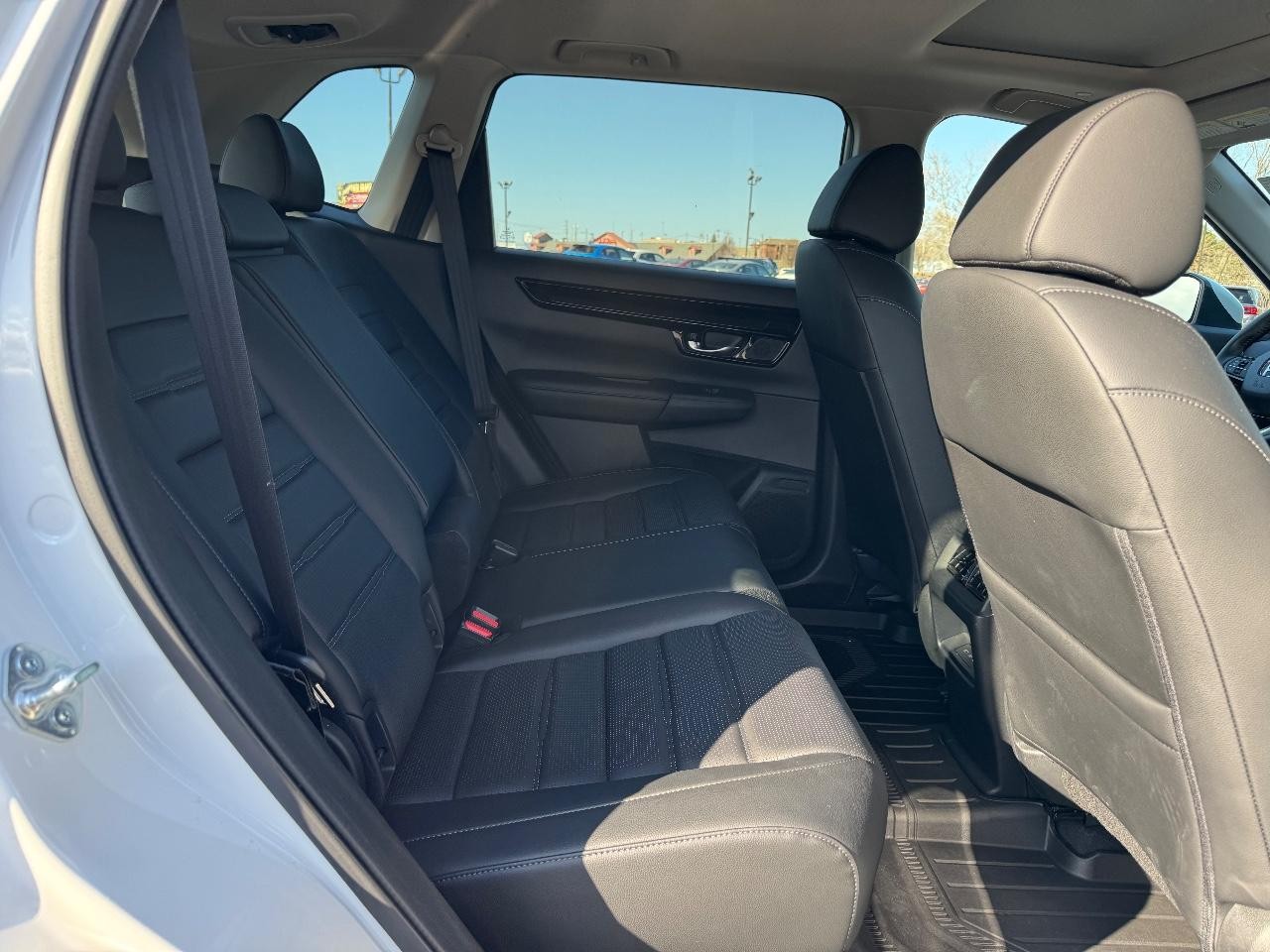 Honda CR-V Vehicle Full-screen Gallery Image 10