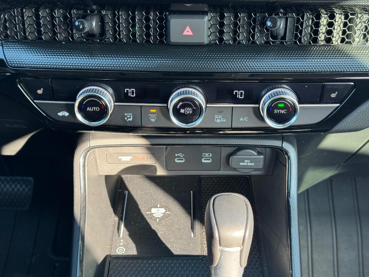 Honda CR-V Vehicle Full-screen Gallery Image 14