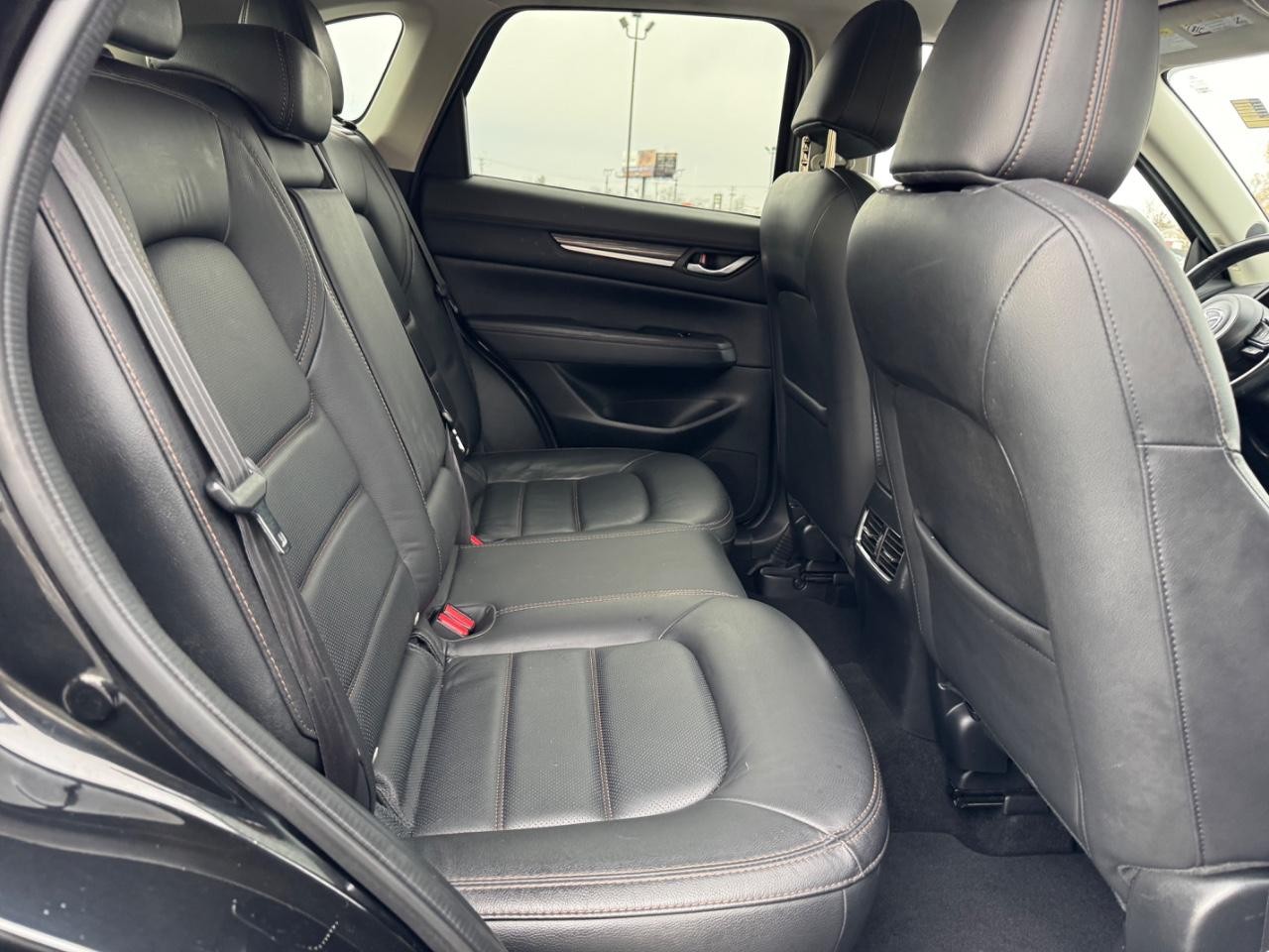 Mazda CX-5 Vehicle Full-screen Gallery Image 10