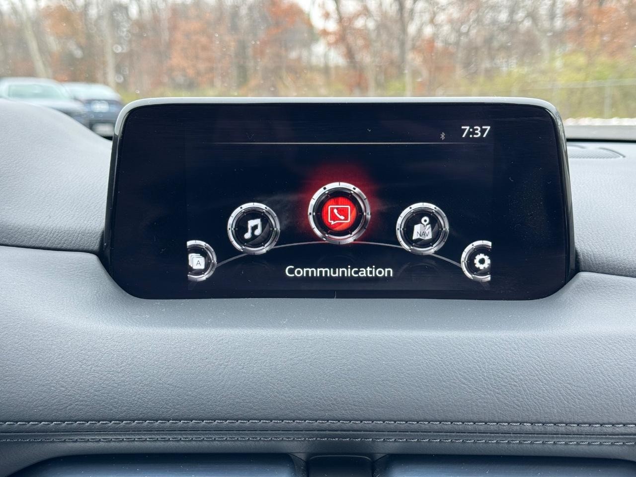 Mazda CX-5 Vehicle Full-screen Gallery Image 13