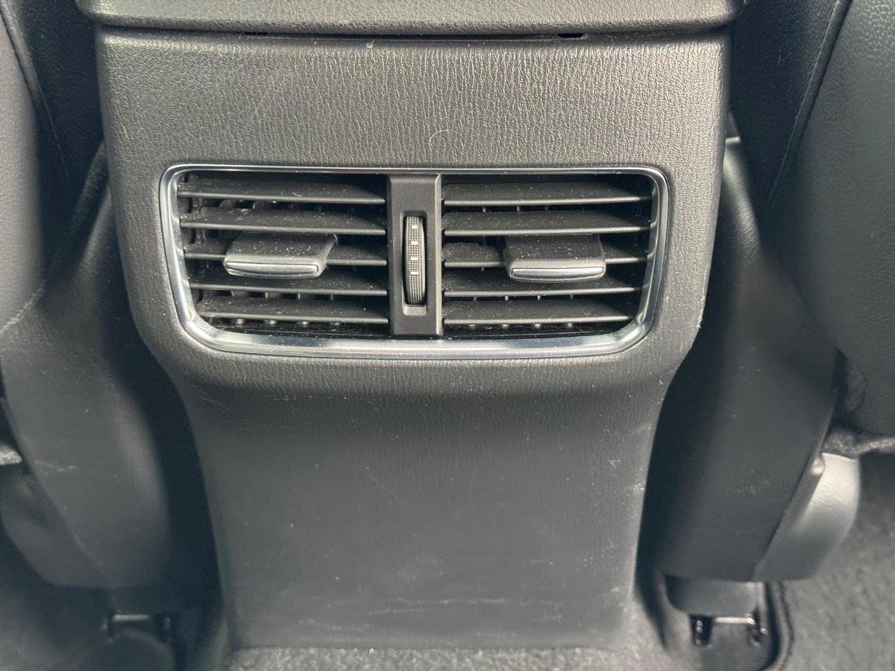 Mazda CX-5 Vehicle Full-screen Gallery Image 16