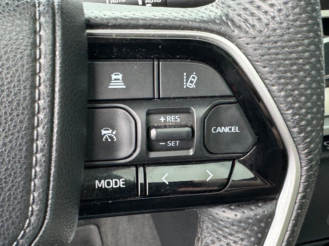 Toyota Tundra 4WD Vehicle Full-screen Gallery Image 21