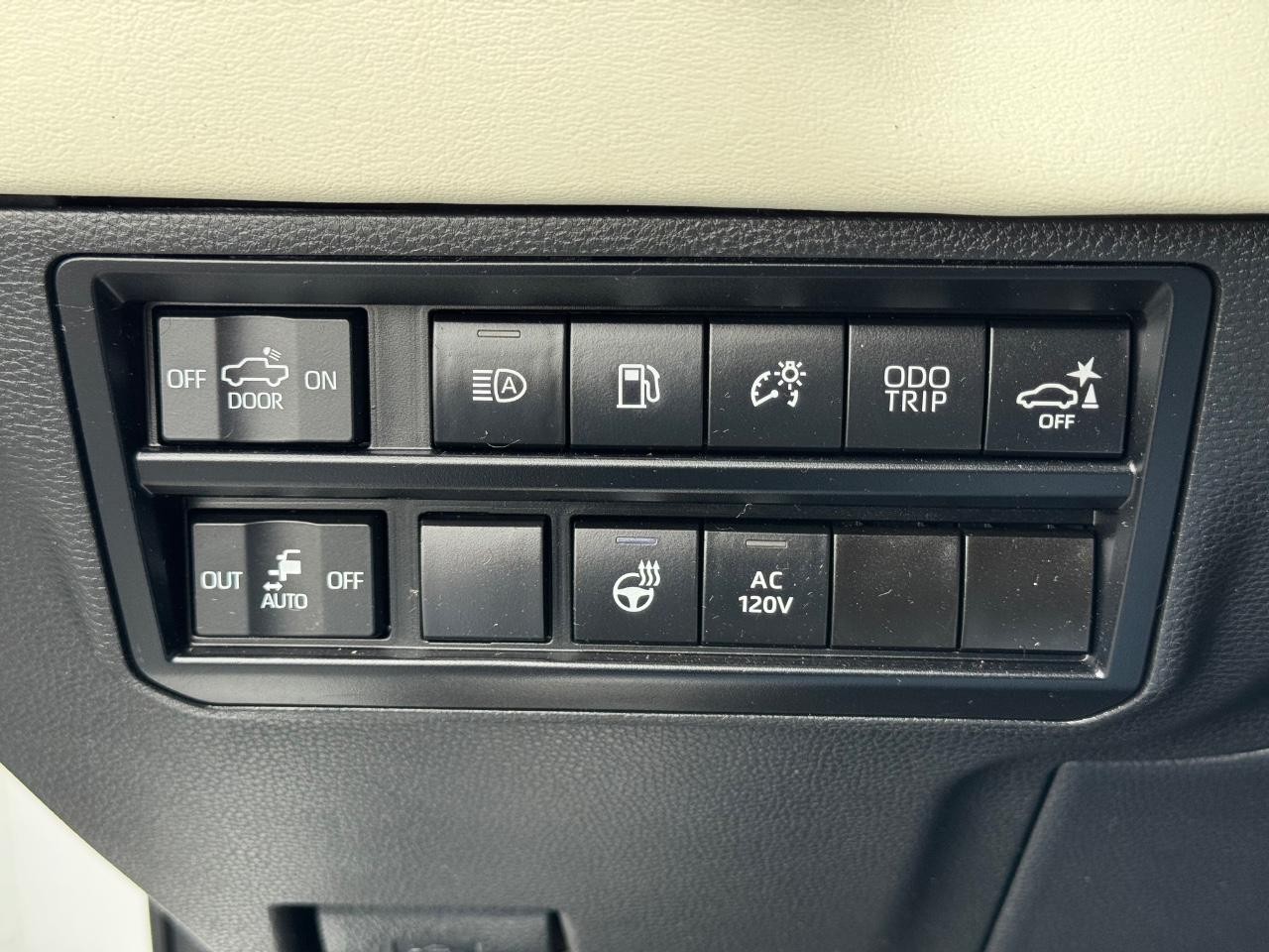 Toyota Tundra 4WD Vehicle Full-screen Gallery Image 22