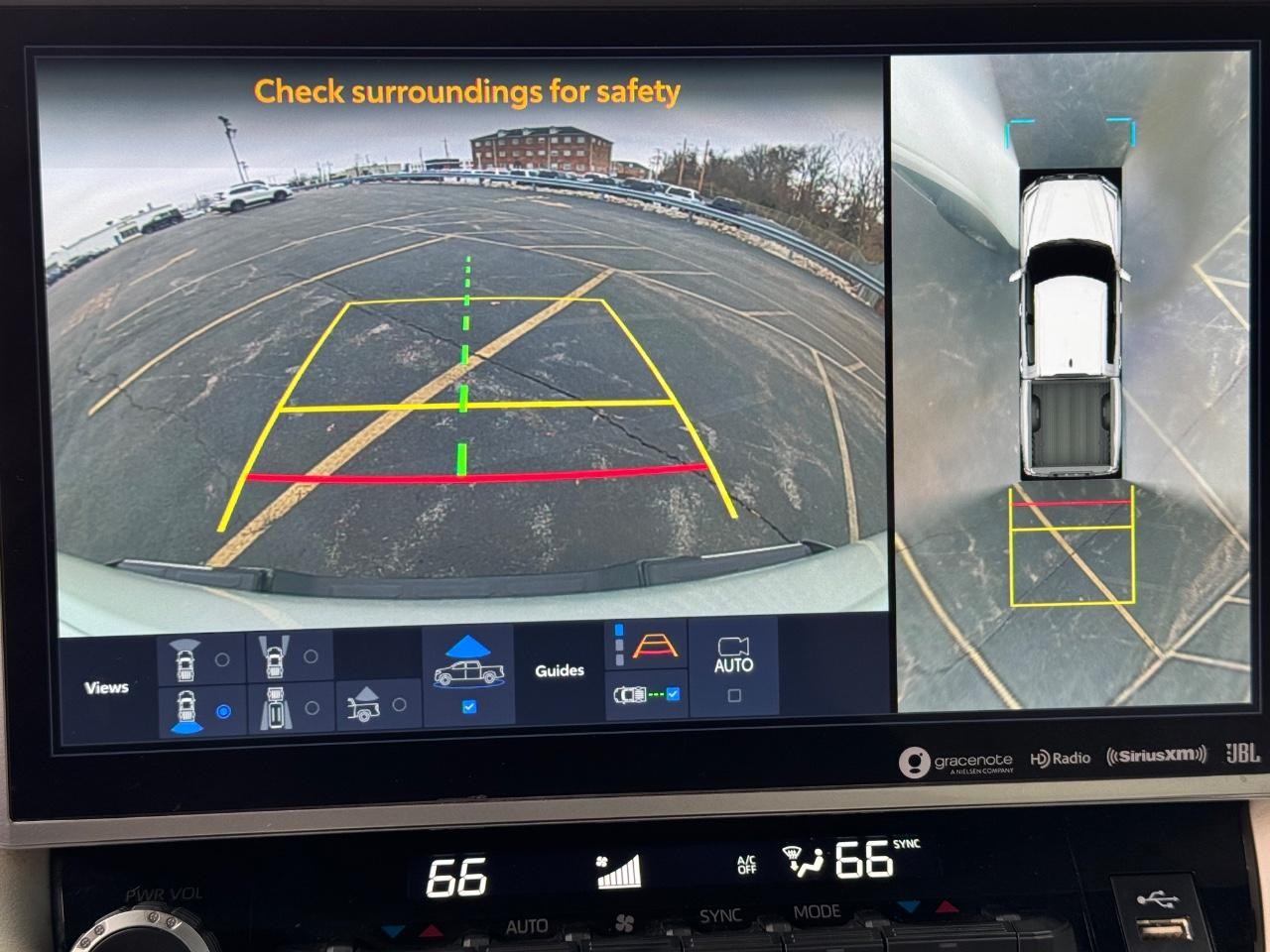 Toyota Tundra 4WD Vehicle Full-screen Gallery Image 23