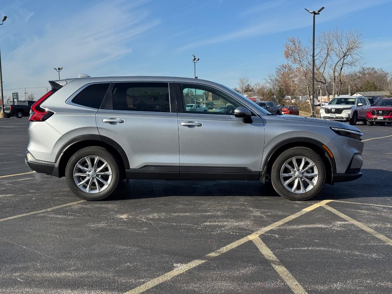 Honda CR-V Vehicle Full-screen Gallery Image 02