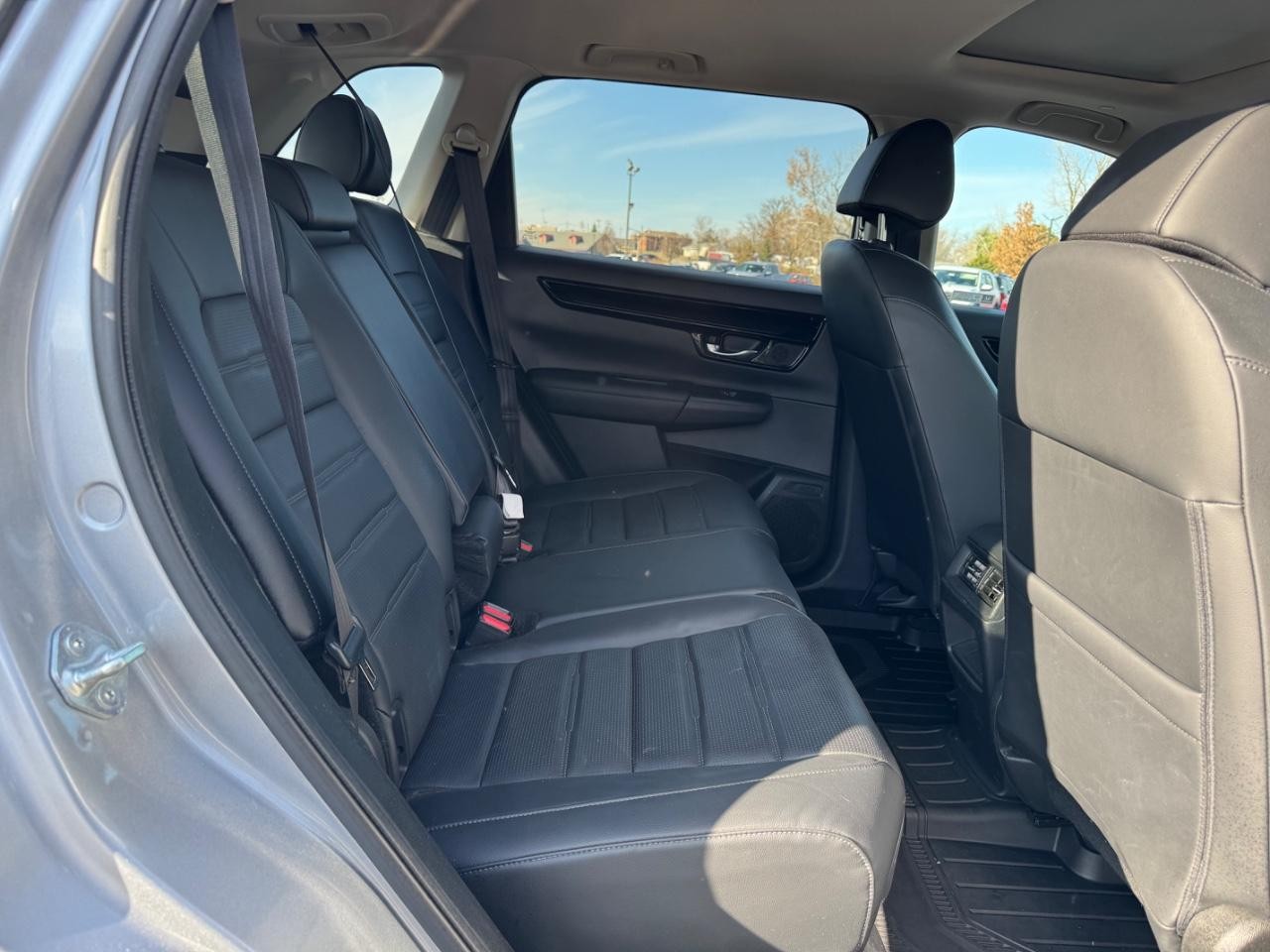 Honda CR-V Vehicle Full-screen Gallery Image 21