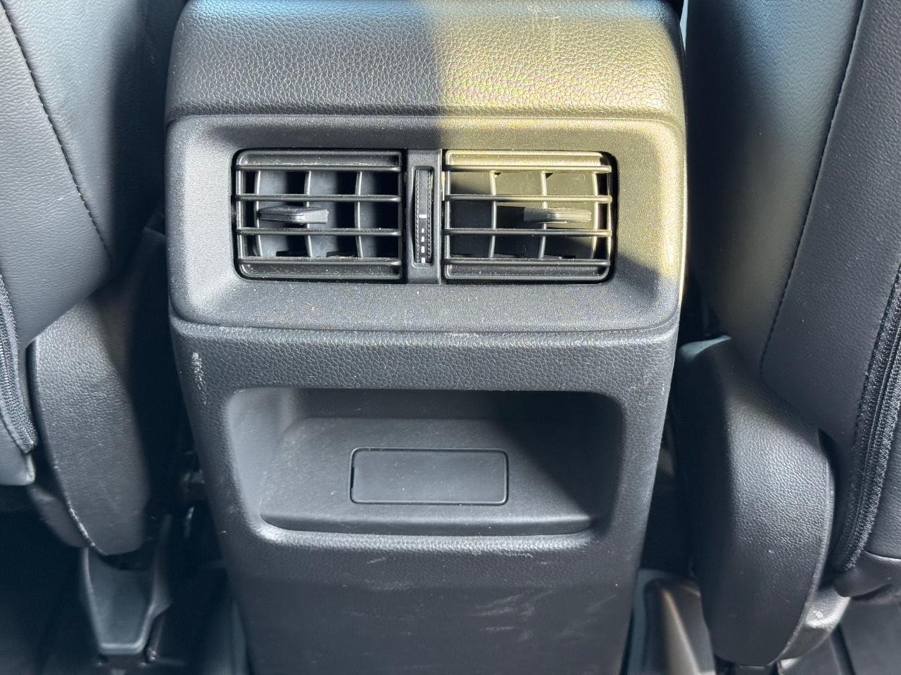 Honda CR-V Vehicle Full-screen Gallery Image 27