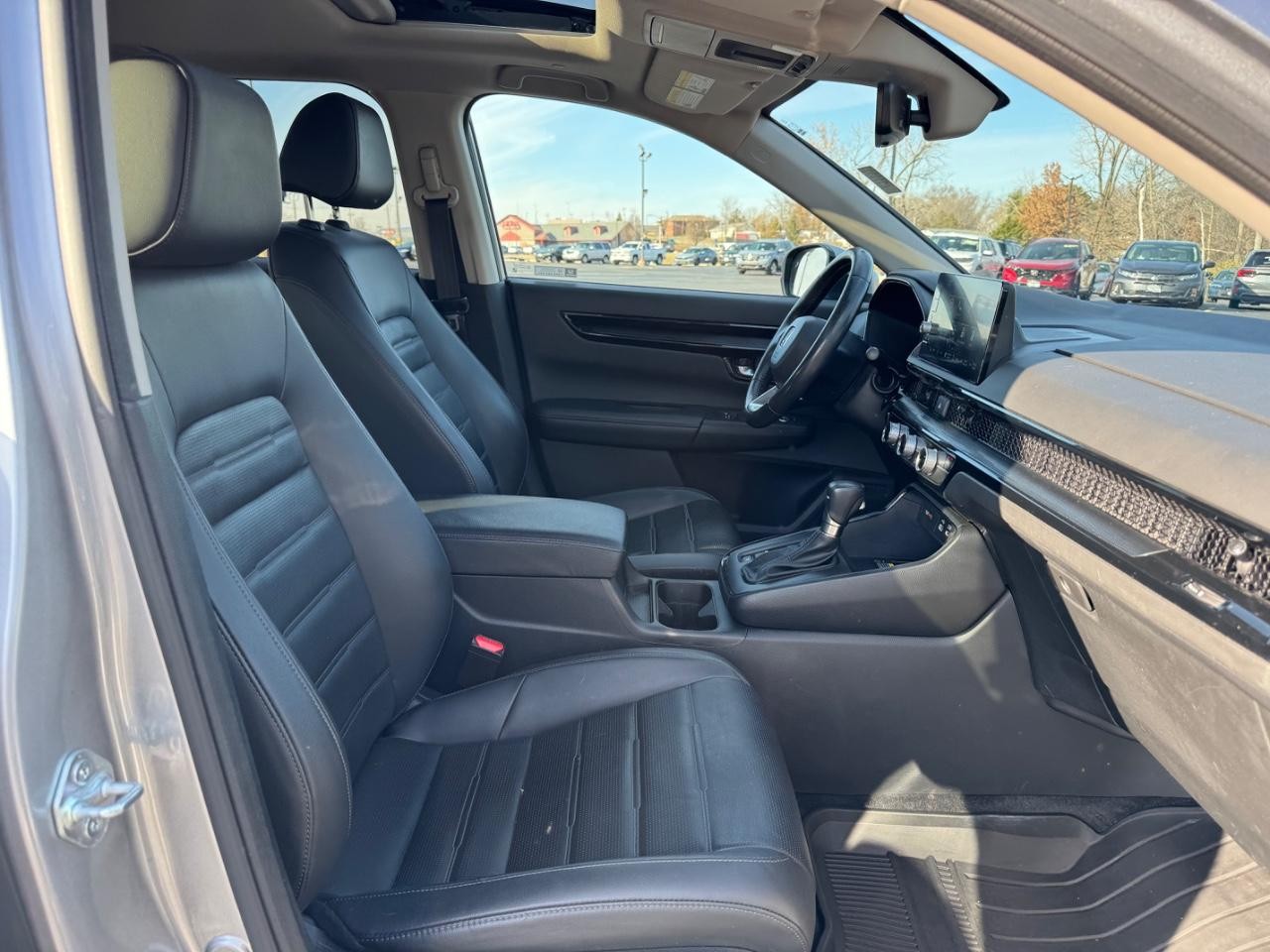 Honda CR-V Vehicle Full-screen Gallery Image 28