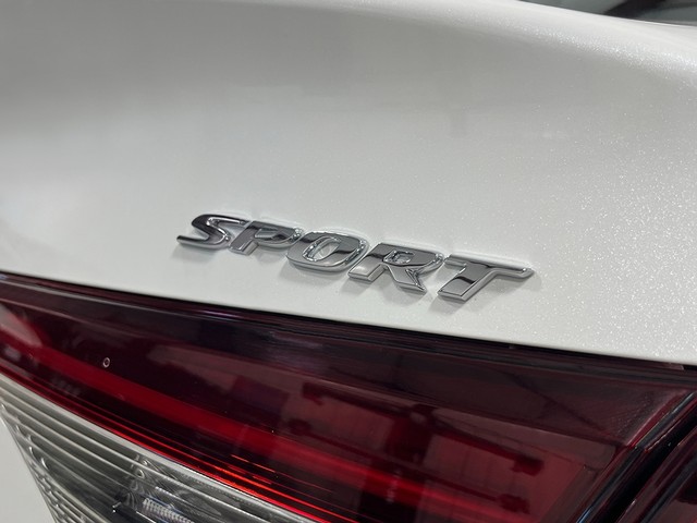 Honda Civic Sedan Vehicle Full-screen Gallery Image 06