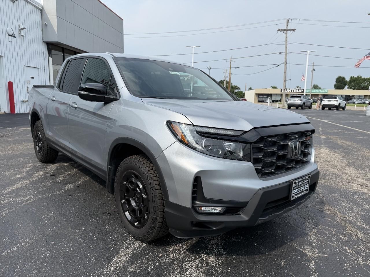 Honda Ridgeline Vehicle Full-screen Gallery Image 02
